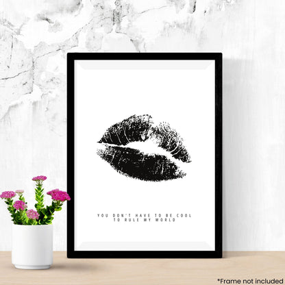 kiss in frame